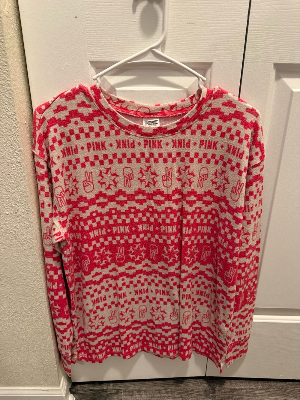 PINK Victoria's Secret Red and White Knit Pullover Sweater